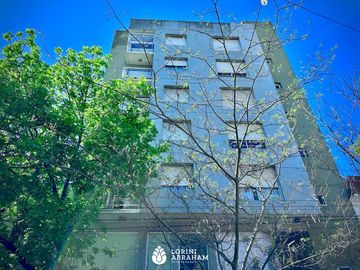 VENTA  piso  3 Ambientes . Excelente estado .Macrocentro !