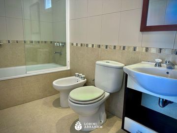 VENTA  piso  3 Ambientes . Excelente estado .Macrocentro !