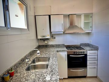 VENTA  piso  3 Ambientes . Excelente estado .Macrocentro !