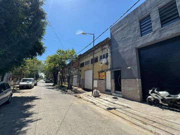 Galpón en  Venta excelente zona