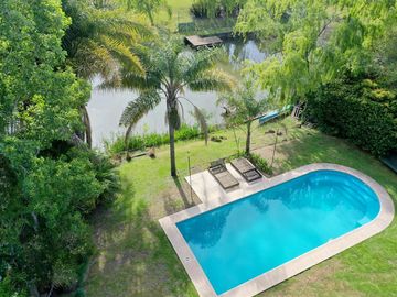OPORTUNIDAD ! Impecable Casa  al Lago en Venta en Los Castores - Nordelta