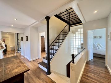 OPORTUNIDAD ! Impecable Casa  al Lago en Venta en Los Castores - Nordelta