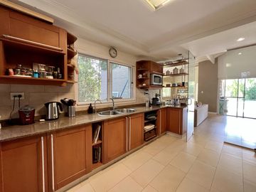 OPORTUNIDAD ! Impecable Casa  al Lago en Venta en Los Castores - Nordelta