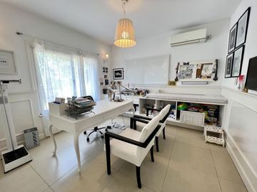 OPORTUNIDAD ! Impecable Casa  al Lago en Venta en Los Castores - Nordelta