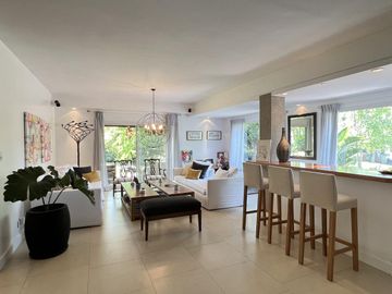 OPORTUNIDAD ! Impecable Casa  al Lago en Venta en Los Castores - Nordelta