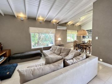 OPORTUNIDAD ! Impecable Casa  al Lago en Venta en Los Castores - Nordelta