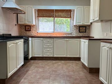 VENTA Casa Barrio La Celina-1100m-Garage-playroom-Maschwitz