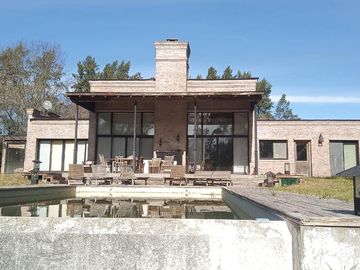 Oportunidad Excelente Casa - Chacras del Paraná - Zarate