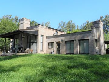 Oportunidad Excelente Casa - Chacras del Paraná - Zarate
