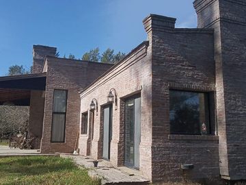 Oportunidad Excelente Casa - Chacras del Paraná - Zarate