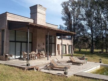 Oportunidad Excelente Casa - Chacras del Paraná - Zarate