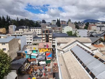 Departamento en VENTA en el  Centro de Bariloche  PISO 8 , VISTAS INCREIBLES a la calle principal mitre- contrafrente