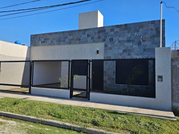 Venta Casa Santa Fe -  Barrio La Esmeralda