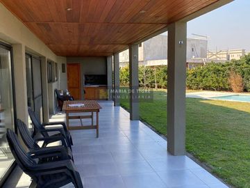 Casa en venta en San Sebastián en la zona mas linda del área 5