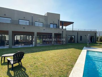 Casa en venta en San Sebastián en la zona mas linda del área 5