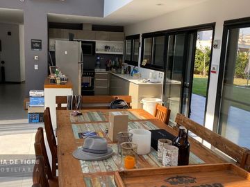 Casa en venta en San Sebastián en la zona mas linda del área 5