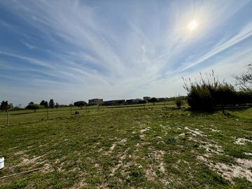VENTA CASA EN SAN SEBASTIAN AREA 12 - 4 AMBIENTES