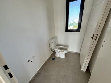 VENTA CASA EN SAN SEBASTIAN AREA 12 - 4 AMBIENTES