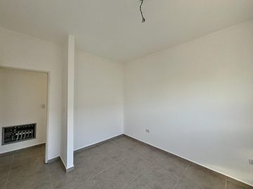 VENTA CASA EN SAN SEBASTIAN AREA 12 - 4 AMBIENTES