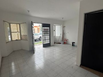CASA EN VENTA EN FRAC. VILLAS DE SAN CRISTOBAL, SAN NICOLAS DE LOS GARZA