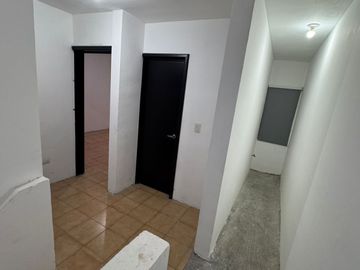 CASA EN VENTA EN FRAC. VILLAS DE SAN CRISTOBAL, SAN NICOLAS DE LOS GARZA