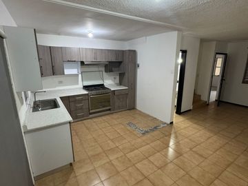 CASA EN VENTA EN FRAC. VILLAS DE SAN CRISTOBAL, SAN NICOLAS DE LOS GARZA