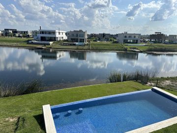 Casa en  Venta Barrio Costas Puertos Escobar
