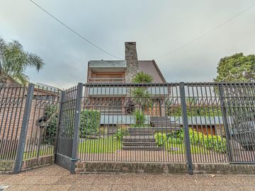Casa a la venta de 4 dormitorios en Ballerster - imponente parque con piscina