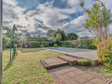 Casa a la venta de 4 dormitorios en Ballerster - imponente parque con piscina