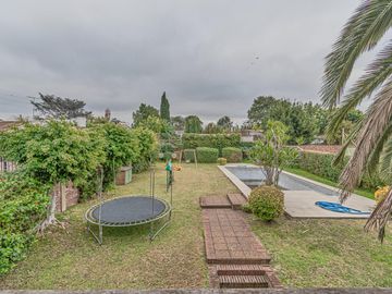Casa a la venta de 4 dormitorios en Ballerster - imponente parque con piscina