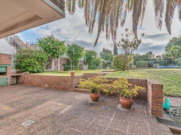 Casa a la venta de 4 dormitorios en Ballerster - imponente parque con piscina