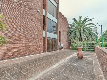 Casa a la venta de 4 dormitorios en Ballerster - imponente parque con piscina