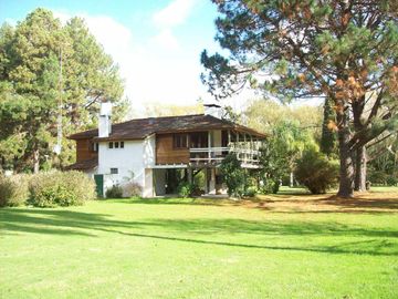 Casa en venta en el Delta con plantación de 190 hectáreas