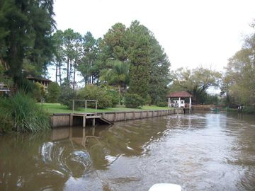 Casa en venta en el Delta con plantación de 190 hectáreas