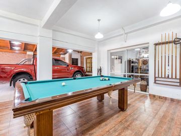 VENTA/PERMUTA - Casa de 2 Dormitorios con Jardín y Pileta - Fisherton, Rosario.