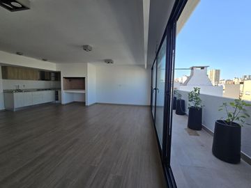 Exclusivo 5 ambientes Domotizado Con quincho y terraza Propia