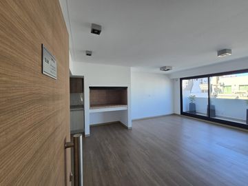 Exclusivo 5 ambientes Domotizado Con quincho y terraza Propia