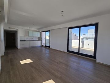 Exclusivo 5 ambientes Domotizado Con quincho y terraza Propia