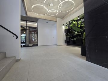 Exclusivo 5 ambientes Domotizado Con quincho y terraza Propia