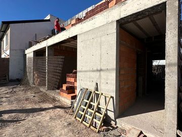 Venta de duplex en pozo en Plottier