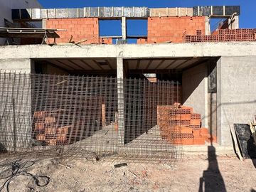Venta de duplex en pozo en Plottier