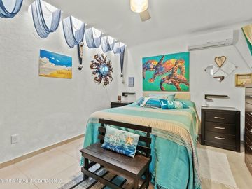 Flamingos Plaza 306
