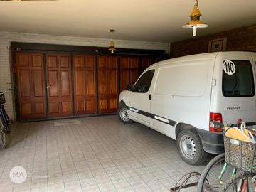 Casa 5 dormitorios con 2 cocheras - Pellegrini 1500  - Funes | Venta