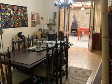 Casa 5 dormitorios con 2 cocheras - Pellegrini 1500  - Funes | Venta