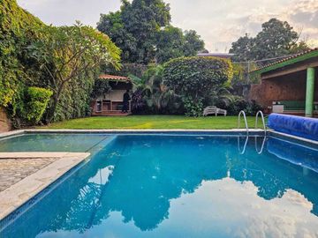 Venta de Casa Colonial Tipo Hacienda en Yautepec Mor.Ideal para Renta Vacacional