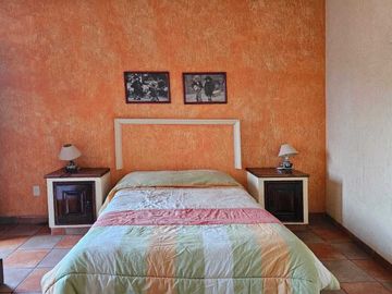 Venta de Casa Colonial Tipo Hacienda en Yautepec Mor.Ideal para Renta Vacacional