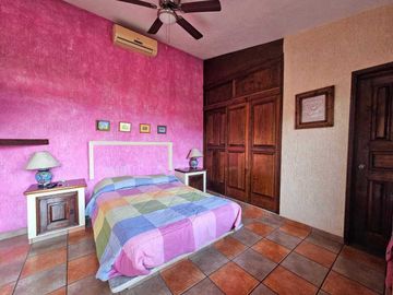 Venta de Casa Colonial Tipo Hacienda en Yautepec Mor.Ideal para Renta Vacacional