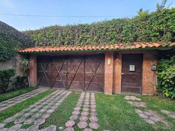 Venta de Casa Colonial Tipo Hacienda en Yautepec Mor.Ideal para Renta Vacacional