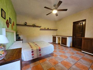 Venta de Casa Colonial Tipo Hacienda en Yautepec Mor.Ideal para Renta Vacacional