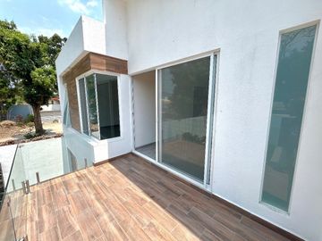 Casa en venta con jardín, alberca  en Fracc. privado en Yautepec,Morelos